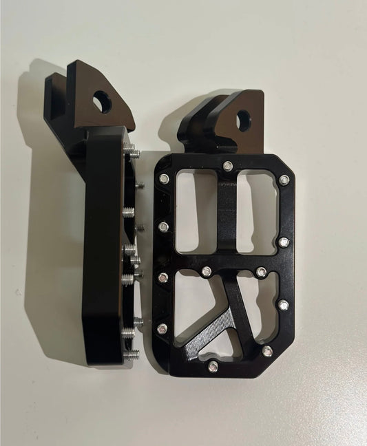 Black foot pegs