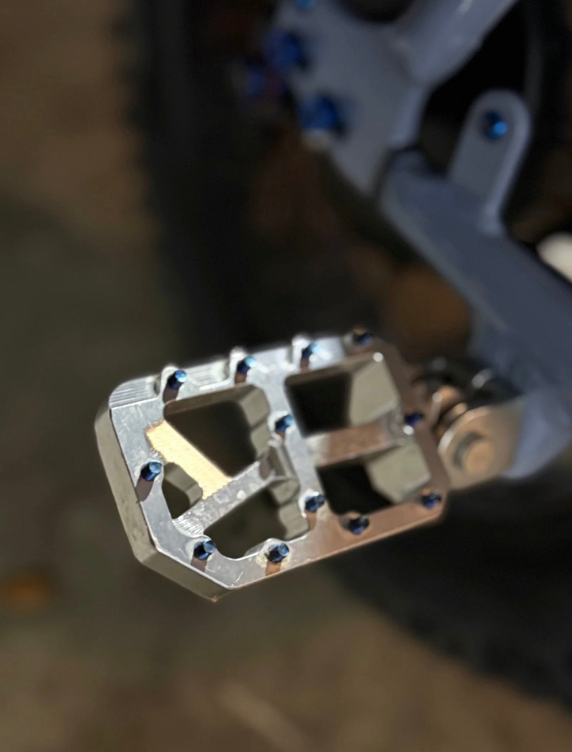 Super 73 passenger pegs